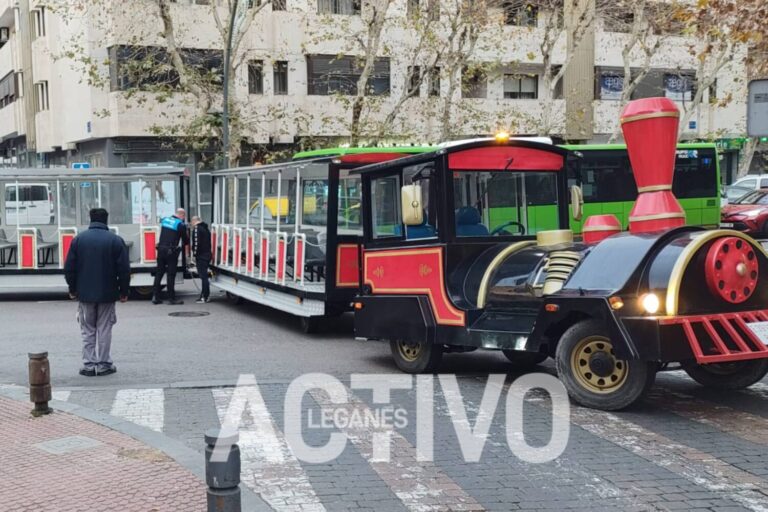 Grave atasco en el centro de Leganés por una avería en el Tren de la Navidad
