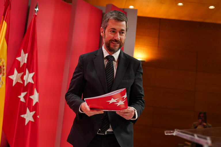 La Comunidad de Madrid financiará extraescolares y abrirá colegios públicos en días no lectivos