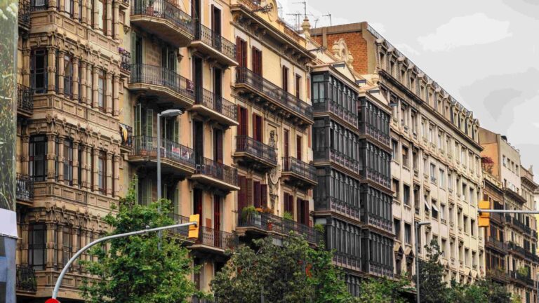 Los precios de la vivienda suben un 8,8% en España en 2023, según MVGM
