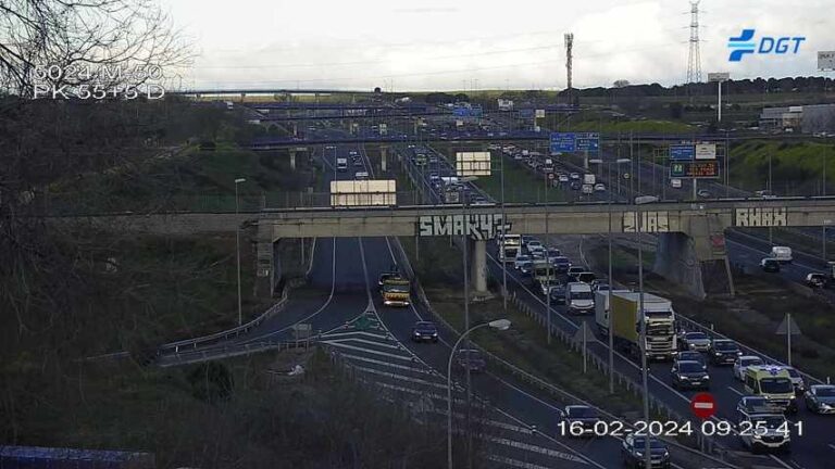 Un accidente complica el tráfico en la M50 en Leganés