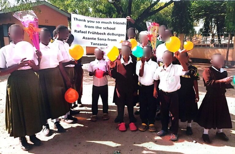 La solidaridad de un instituto de Leganés llega a Tanzania: «Nos alegra el corazón»