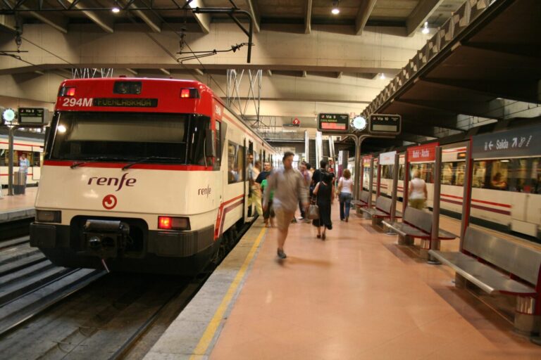 La «frustrante» mañana en Cercanías tras una avería en tres líneas: «Indignante»