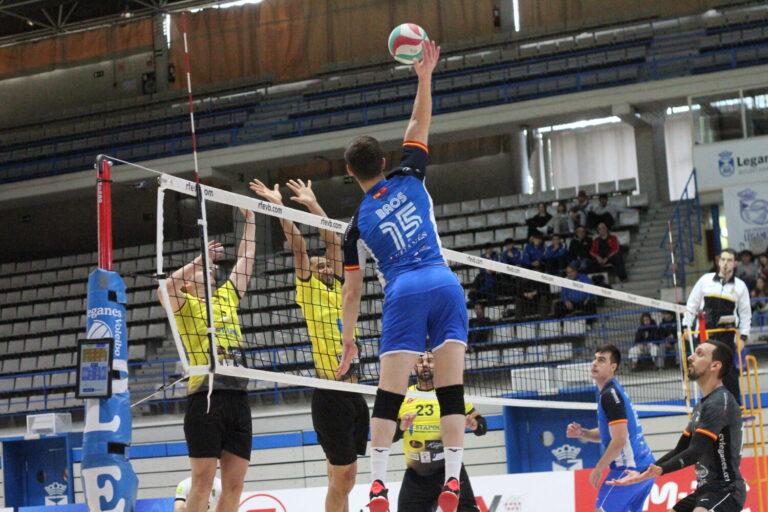 El Voleibol Leganés Masculino logra la victoria en derbi madrileño