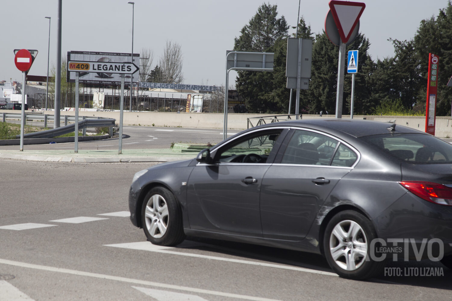 M409 ciudad automovil rotonda chunga