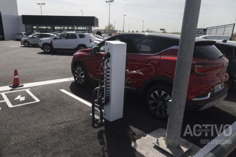 España necesita triplicar sus puntos de recarga para coches en 2030
