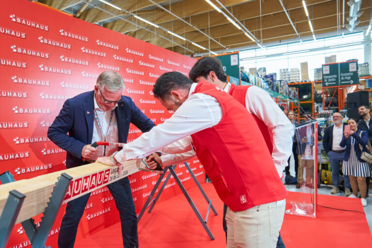 Bauhaus inaugura el nuevo centro de Leganés con 300 puestos de trabajo
