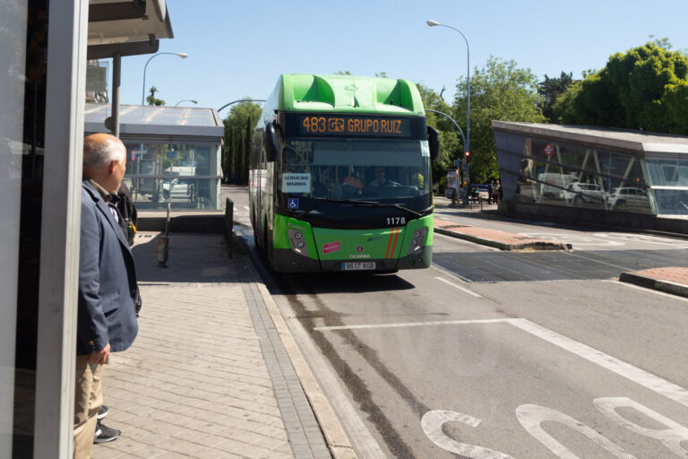 La huelga de autobuses cumple 37 días: «Nos esclavizan más»