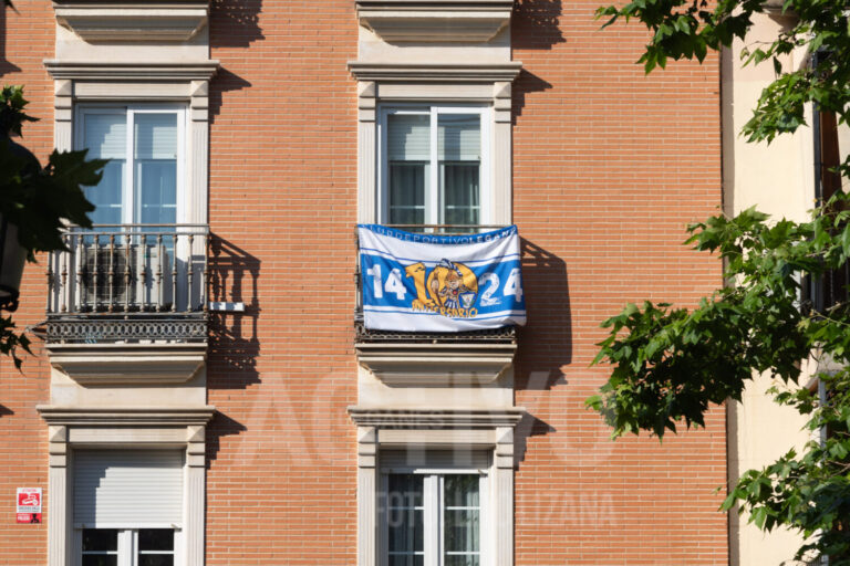 El CD Leganés ‘decora’ los balcones de la ciudad