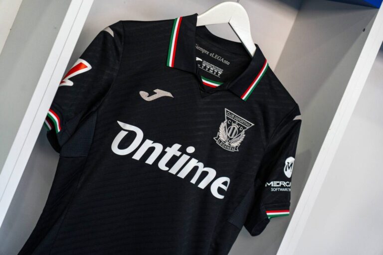 El C.D. Leganés presenta su tercera equipación, «Siempre eLEGAnte»