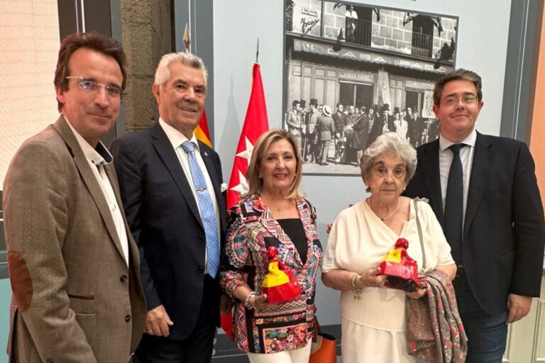 Cuatro comercios centenarios de Leganés, reconocidos por su longevidad