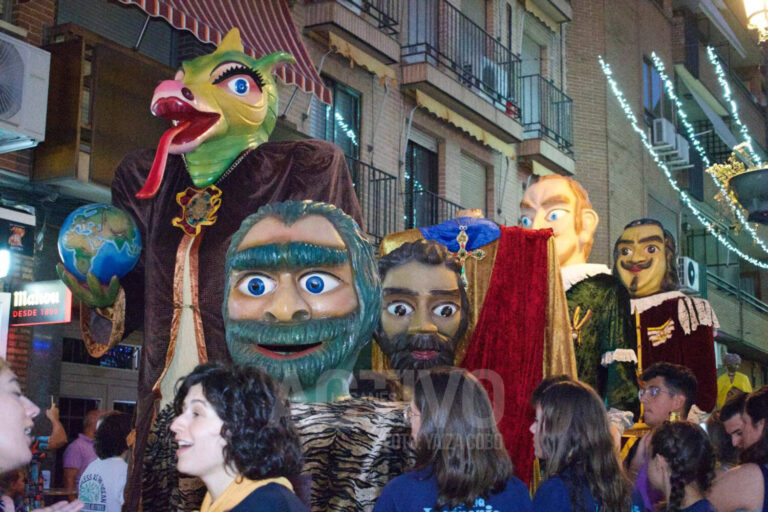 Leganés vibra con los Gigantes y Cabezudos en las Fiestas de Leganés 2024