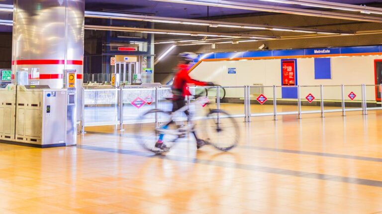 Los pasajeros de MetroSur, los que más usaron la bicicleta por el Día Mundial sin Coches
