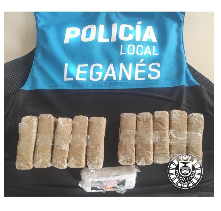 Detenidas por llevar 1 kg de hachís en su coche en Leganés