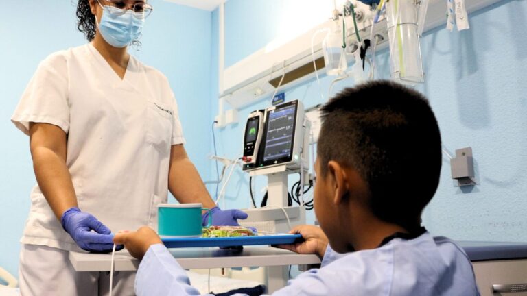 Los pacientes de pediatría podrán elegir su menú en el Hospital Severo Ochoa
