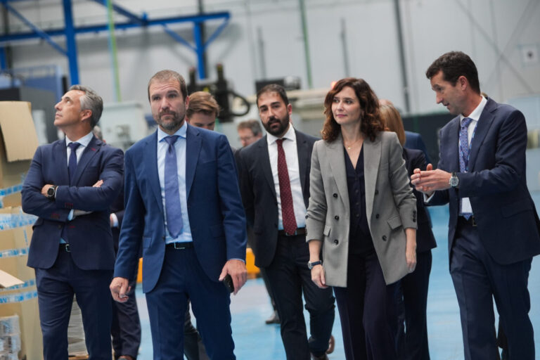 Díaz Ayuso ensalza la riqueza del sector industrial de alto valor añadido