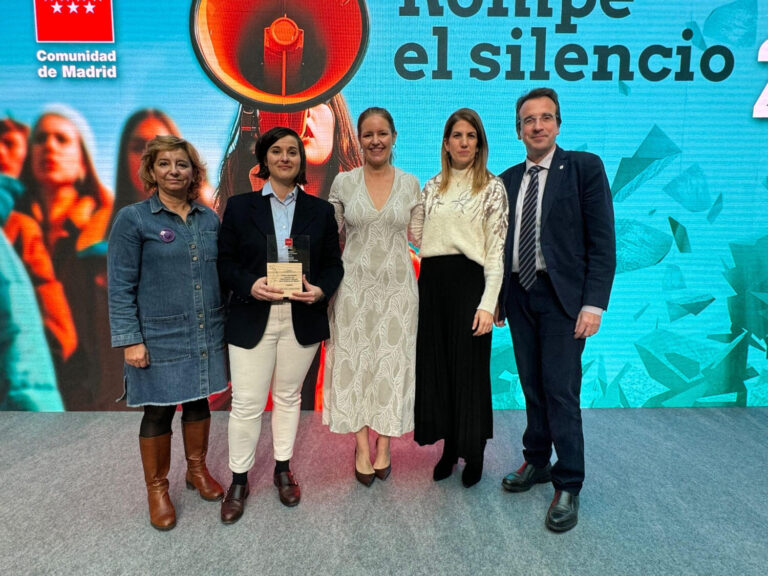 La Comunidad de Madrid homenajea a Leganés por su lucha contra la violencia de género