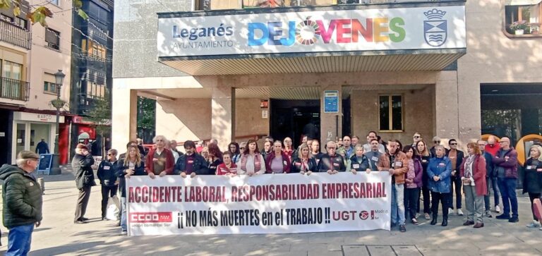 Concentración por la seguridad laboral tras la muerte de un trabajador en Leganés