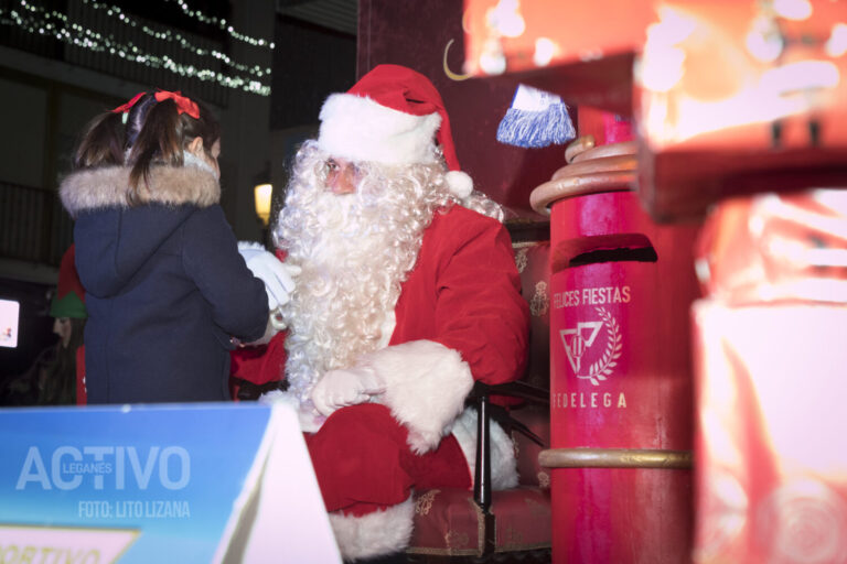 La visita de Papá Noel llena de ilusión Leganés