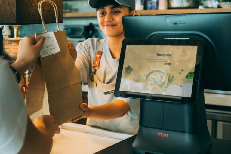 La campaña navideña multiplica las ofertas de empleo en Leganés