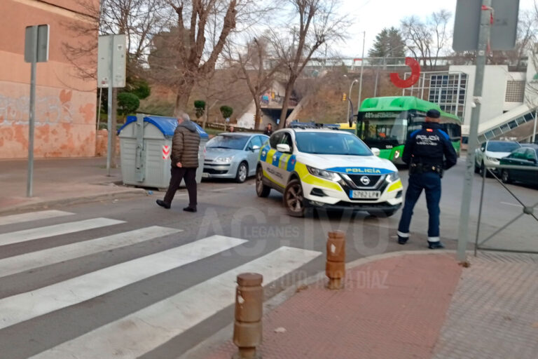 Cortan el tráfico de la Avenida Europa de Leganés por problemas en un autobús