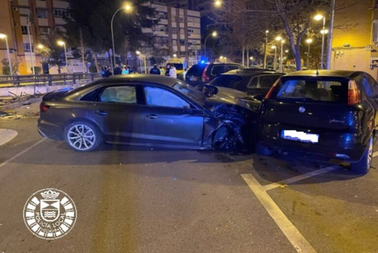 Accidente en Leganés: Un conductor ebrio estrella su coche contra el mobiliario