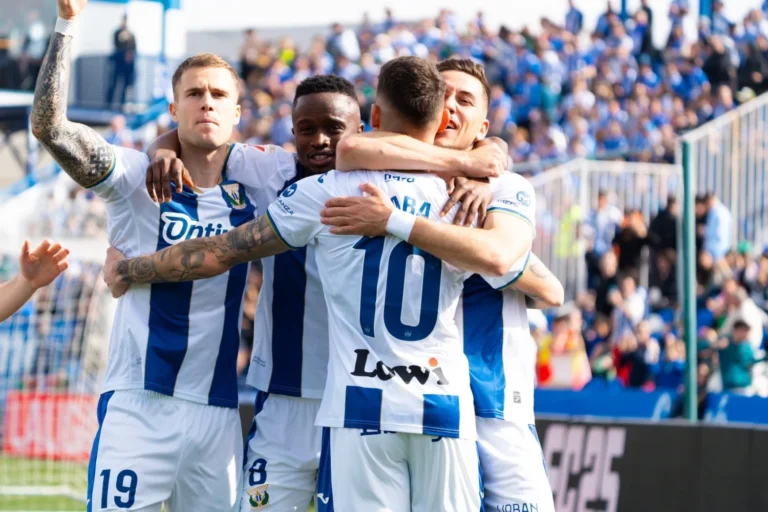 Intenso empate entre CD Leganés y Alavés en Butarque