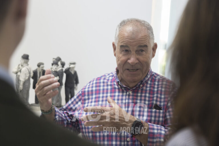 Ángel Iglesias, el artesano de Leganés que rescata la porcelana con sus manos