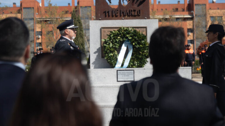 Leganés rinde homenaje a las víctimas del 11-M y al GEO fallecido en el municipio