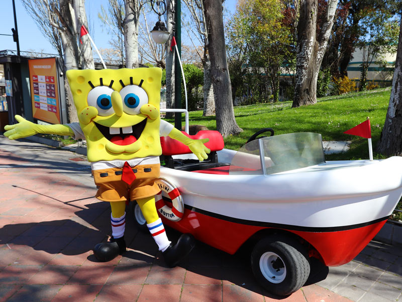barco de bob esponja parque de atracciones madrid