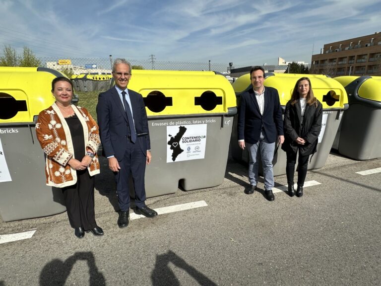 Leganés reúne más de 2.900 contenedores para localidades afectadas por la DANA en Valencia