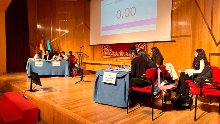 El IES San Nicasio gana la V Liga de Debate Escolar de Leganés con un duelo sobre ChatGPT