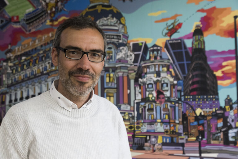 Jorge Corrales: “Ser de extrarradio no es solo geográfico, es una forma de mirar la vida”