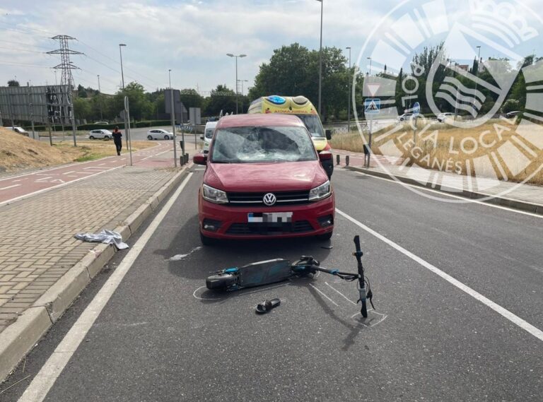 Grave accidente entre un coche y un patinete en Leganés: un herido trasladado al hospital