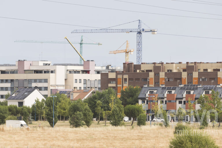 Los constructores se reivindican ante la crisis de vivienda: la construcción industrializada rebajará costes pero no precios