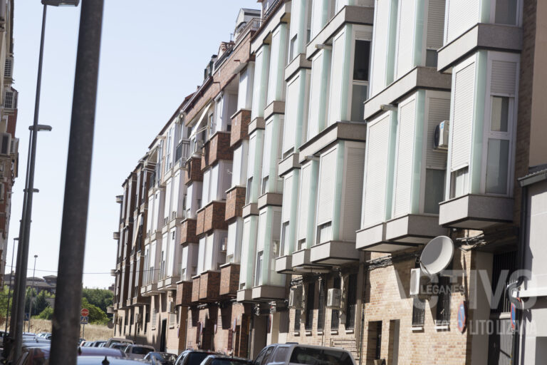 El infierno de un barrio de Leganés por un edificio okupado: “Da miedo hasta aparcar»