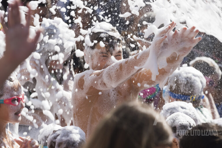 De la espuma al vermú: una mañana para todos en las Fiestas de Butarque