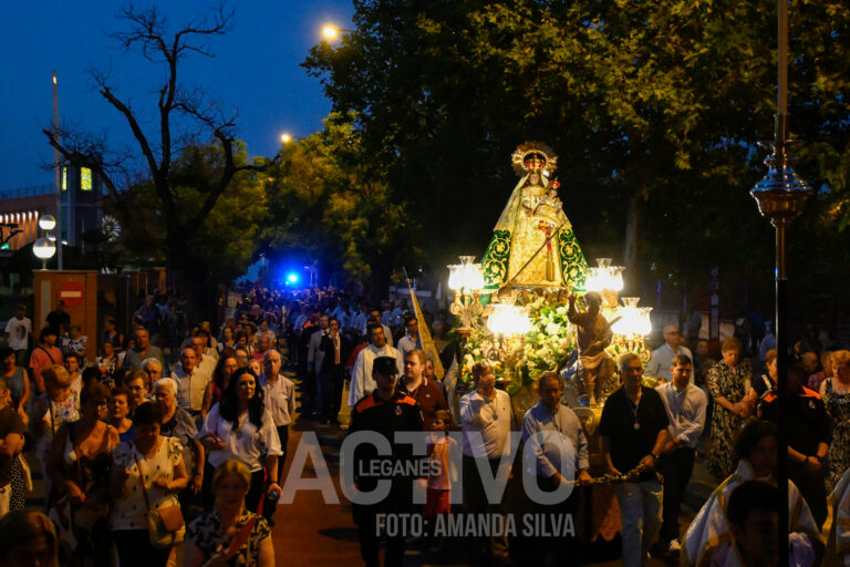 La Virgen de Butarque inicia sus días grandes con el tradicional traslado a San Salvador