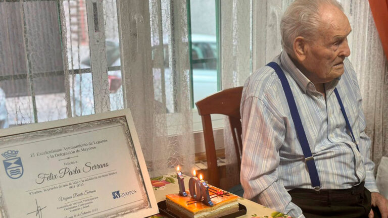 Un vecino de La Fortuna cumple 101 años y recibe la visita del alcalde de Leganés
