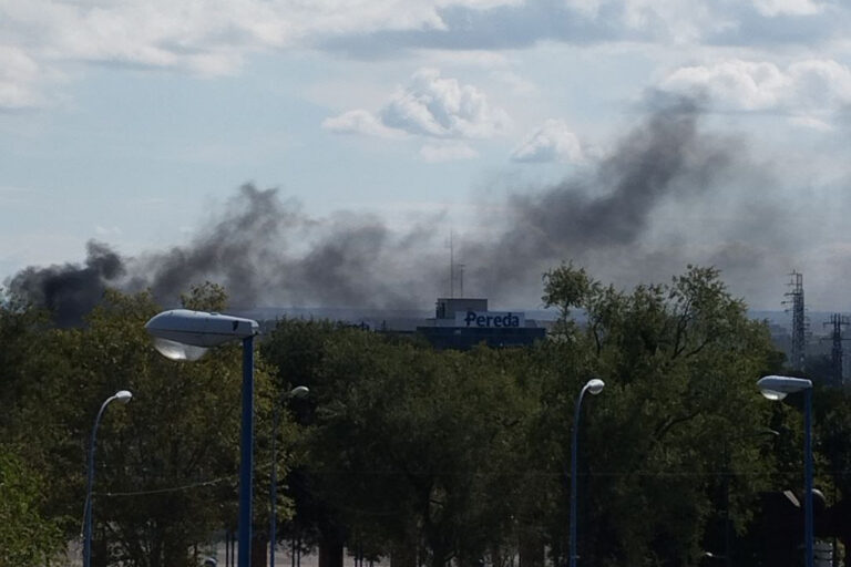 Incendio en una nave industrial abandonada de Leganés
