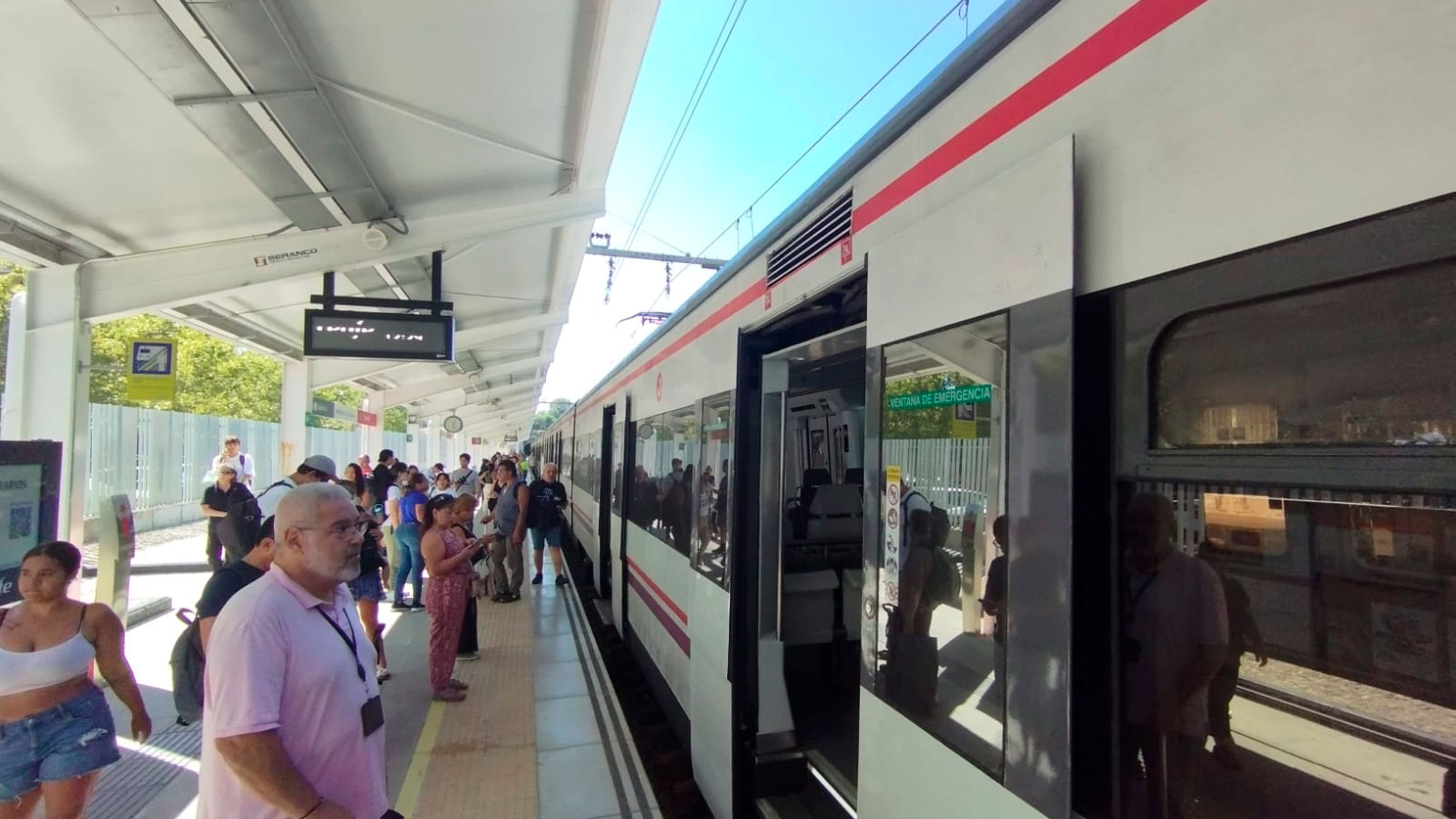 cercanias c5 tren parado orcasitas