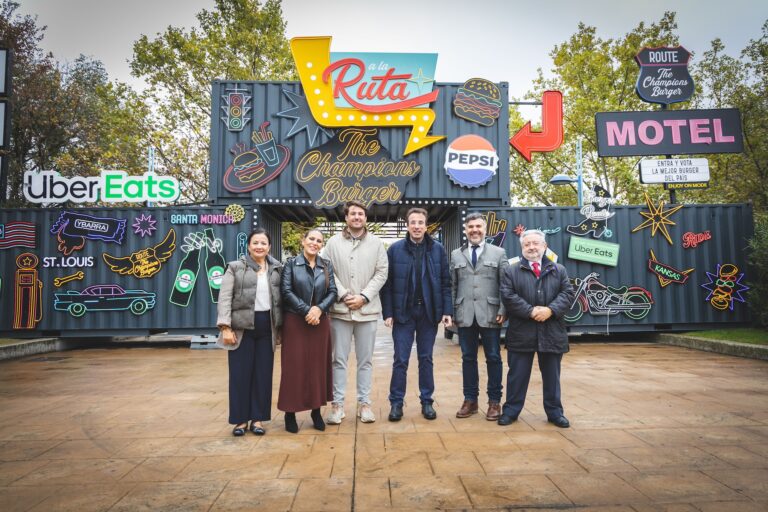 El alcalde de Leganés inaugura la gran final de The Champions Burger 2025