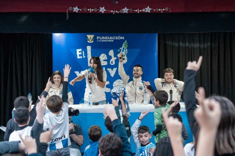 «El Lega vuelve al cole» para fomentar los valores del trabajo en el CEIP Emilia Pardo Bazán