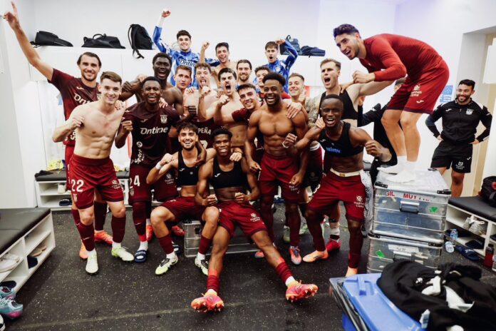 El CD Leganés celebra en el vestuario su victoria en Ceuta