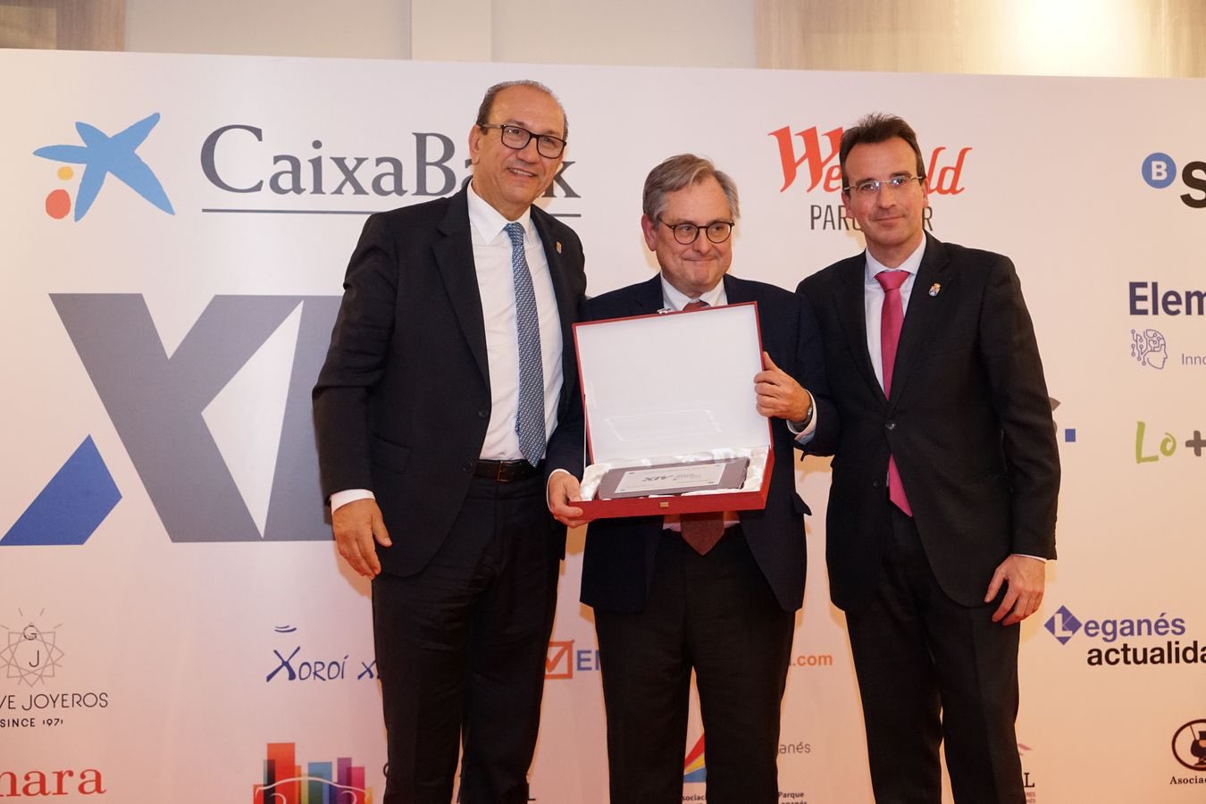 Francisco Marhuenda recibe el Premio Ciudad de Leganés otorgado por UNELE