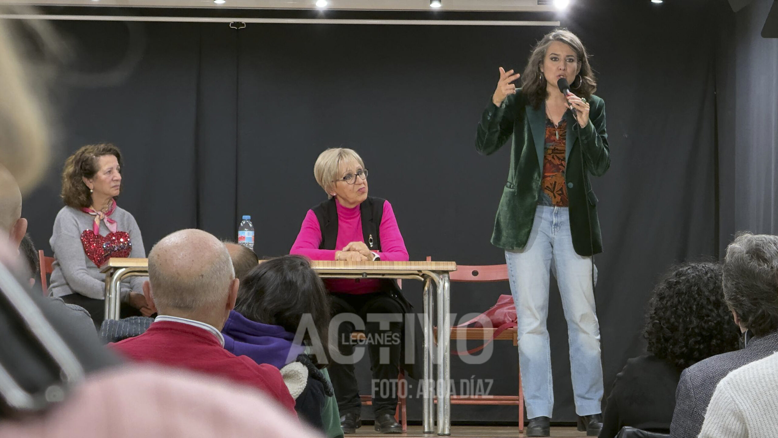 Irene de Miguel (der) en la Casa de Extremadura de Leganés. Foto: Aroa Díaz | leganés Activo