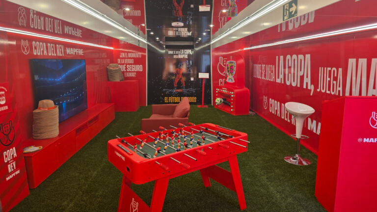 El autobús de la Copa del Rey de fútbol llega a Leganés este jueves