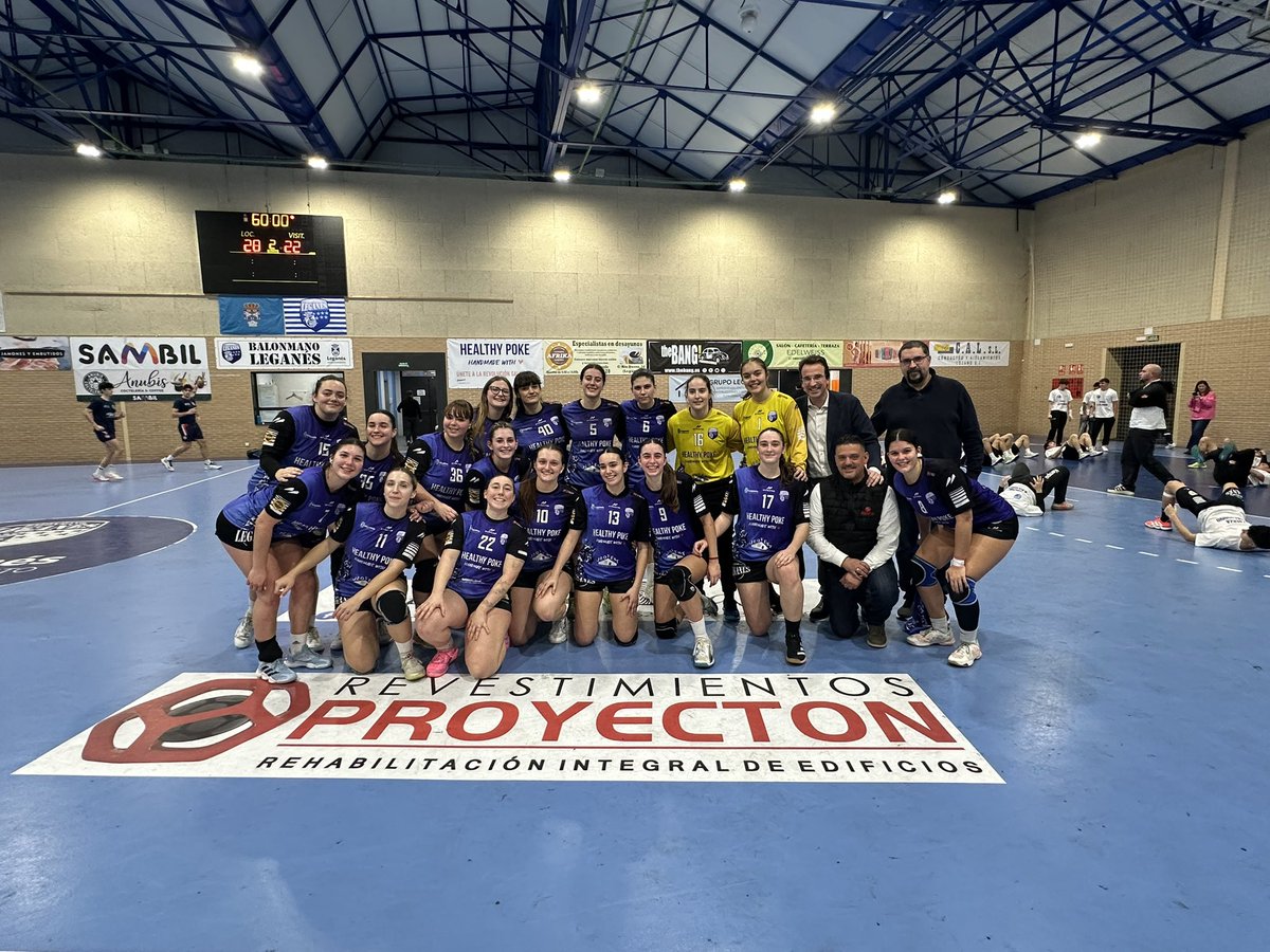 BM Leganés celebra la victoria en el Manuel Cadenas que las coloca líderes del grupo A