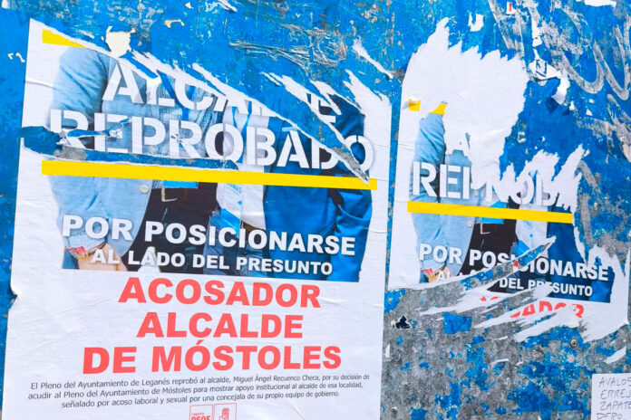 carteles rotos del psoe de leganes