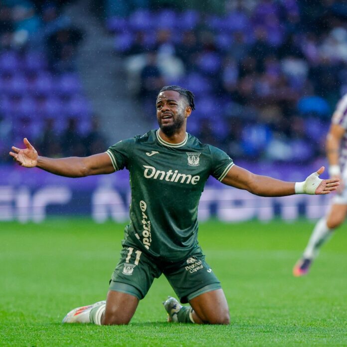 Duk lamenta perder una ocasión de gol. Foto: CD Leganés