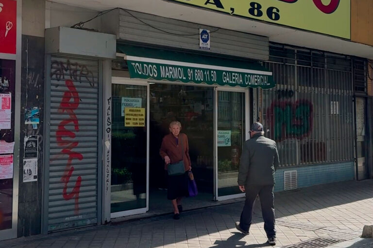 ¿Tiendas o viviendas? Un supermercado de Leganés encuentra la fórmula para no desaparecer